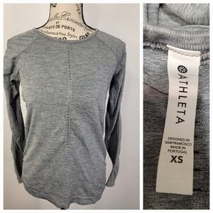 Athleta Foothill Seamless Pullover XS Long Sleeve Performance Perforated Gray